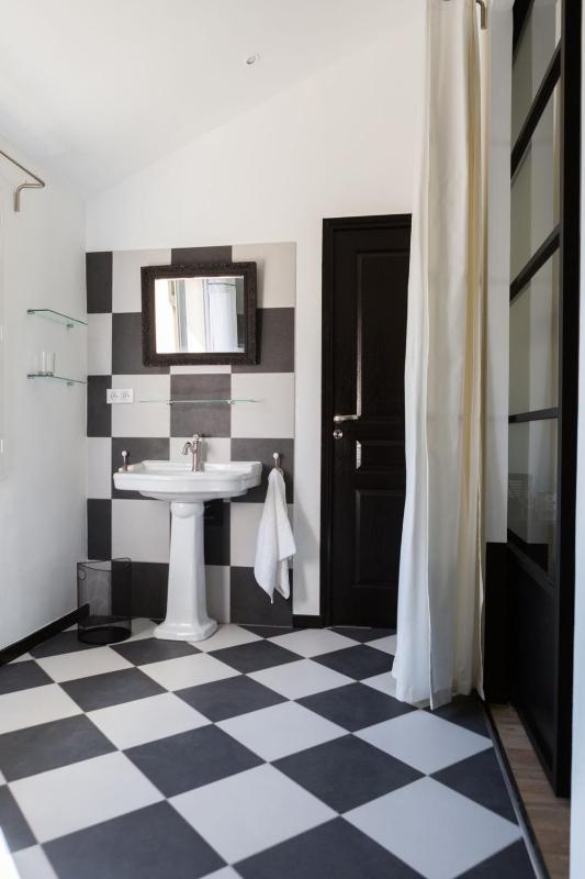 Superior Triple Room image 3