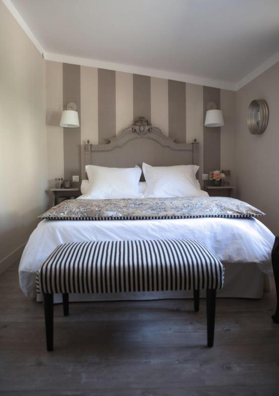 Standard Double Room image 3