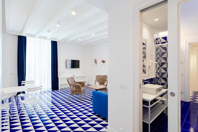 Maison Blu - Intimate GuestHouse - image 22