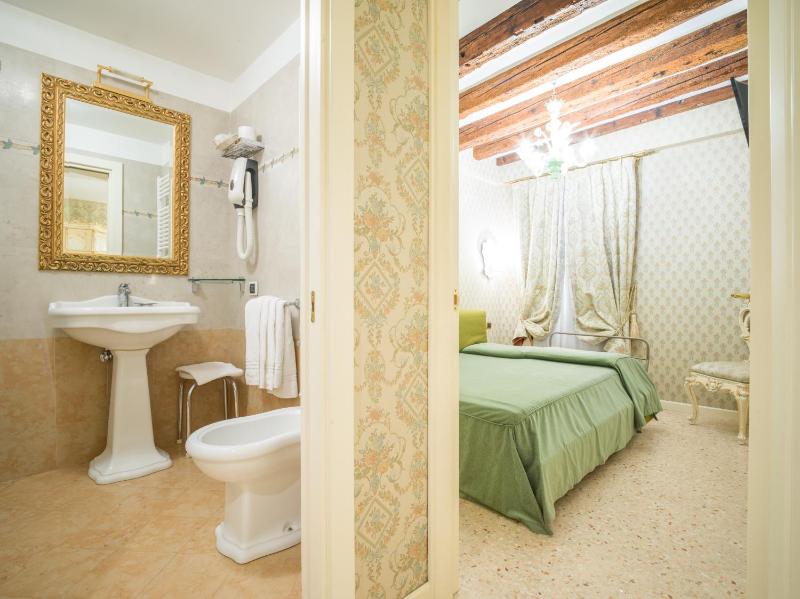 Suite (4 Adults) image 4