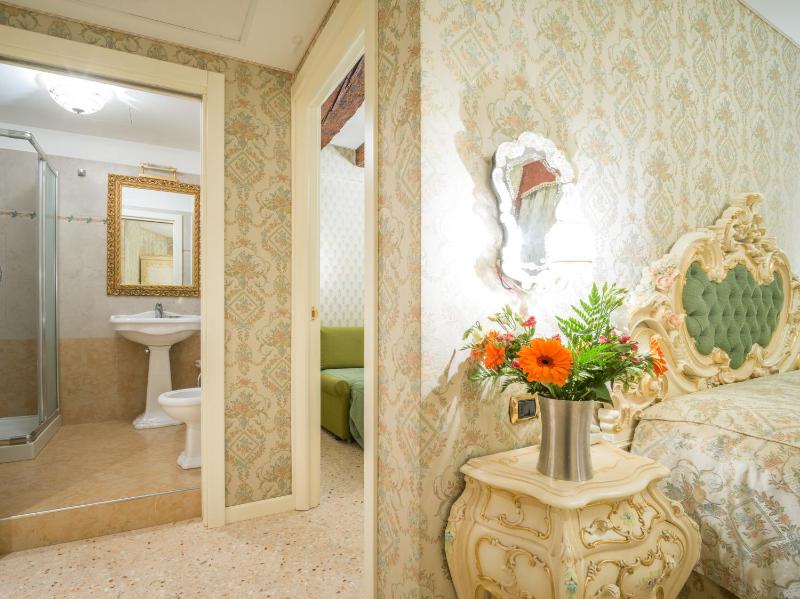 Suite (4 Adults) image 3