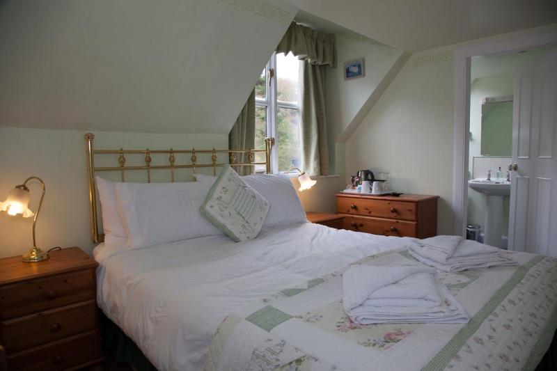 Double Room with Private Bathroom image 1
