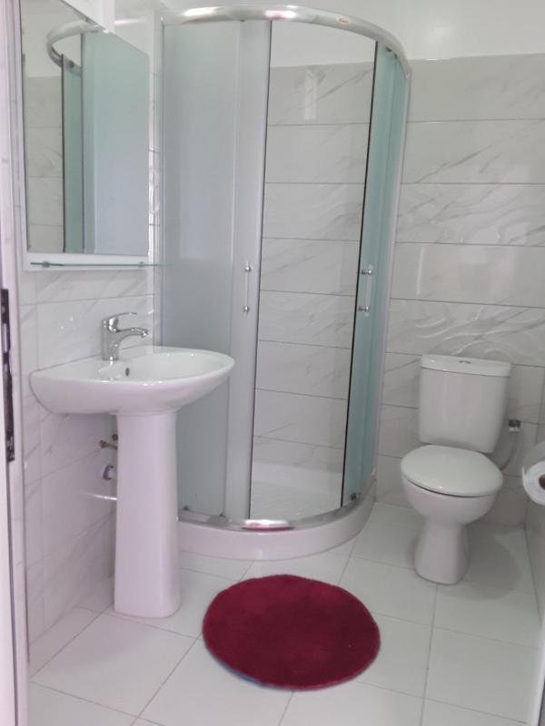 Standard Triple Room with Sea View image 2
