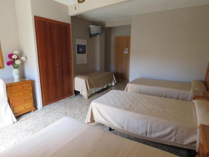 Quadruple Room image 4