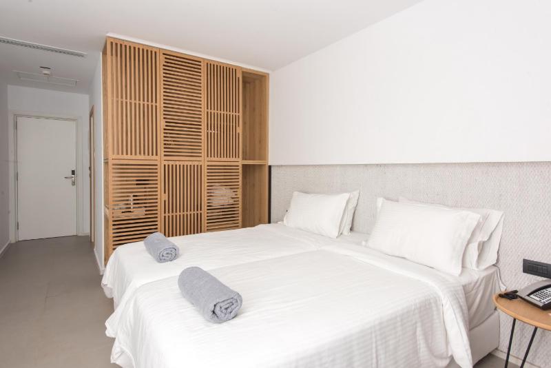 Superior Double Room image 3