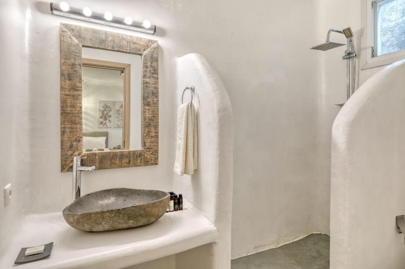 3 Bedroom Private Pool Villa with Sea View image 2