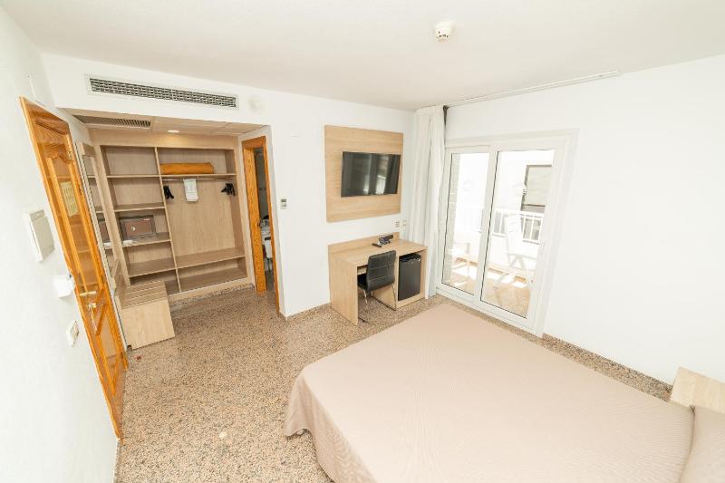 Economy Double or Twin Room image 3