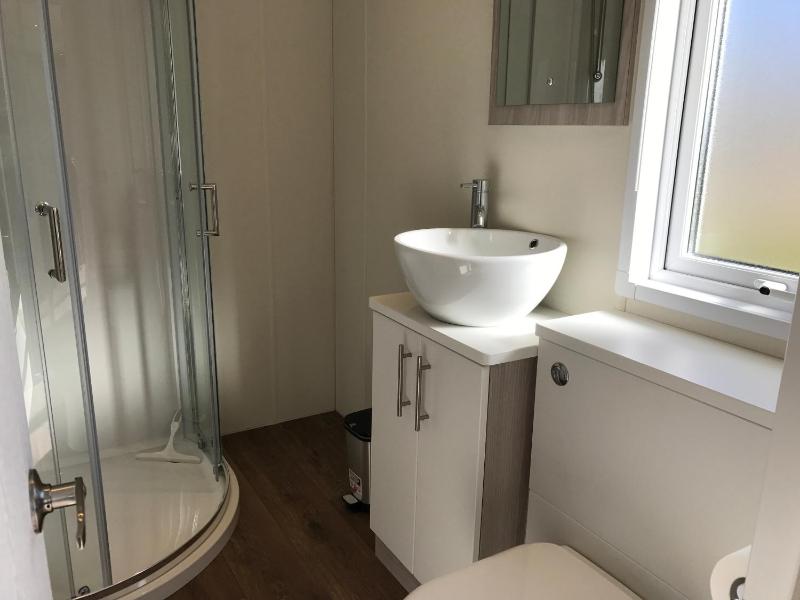 Mobile Home (4 Adults + 2 Children) image 3