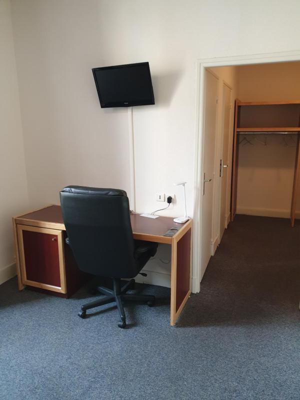 Double Room image 3