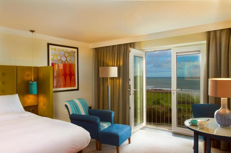 Superior Double Room with Sea View image 2