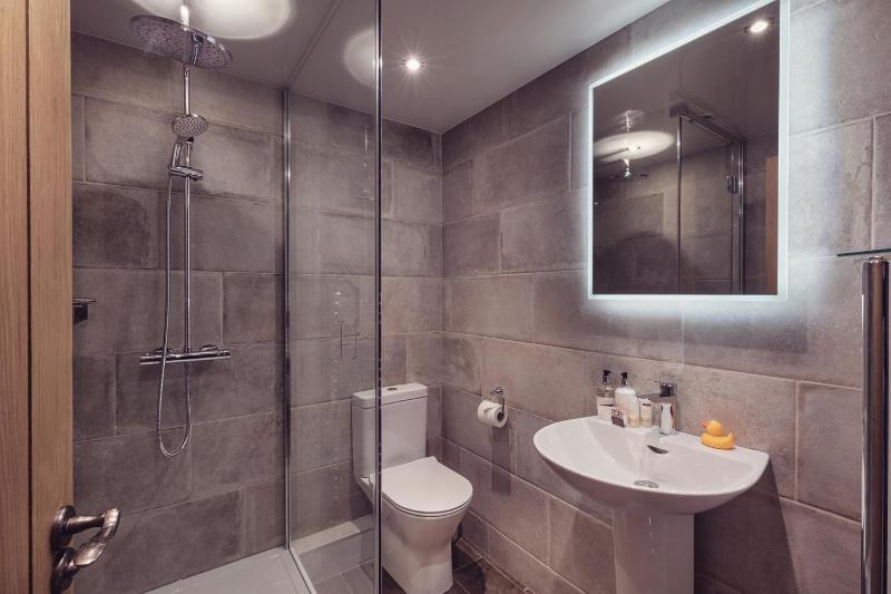 Standard Double Room image 3