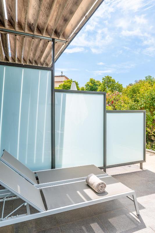 Double Room with Terrace - Garden View image 3
