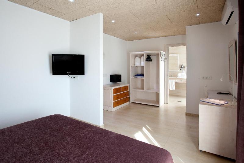 Suite exterior image 4