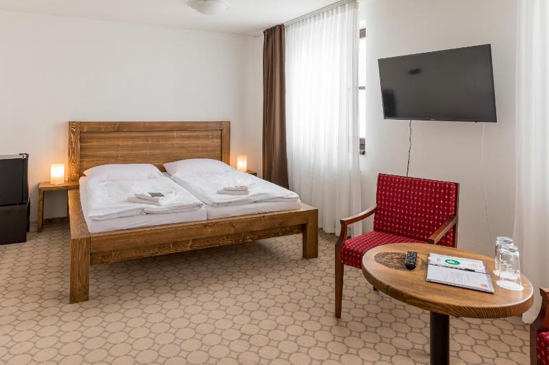 Standard Double or Twin Room image 3
