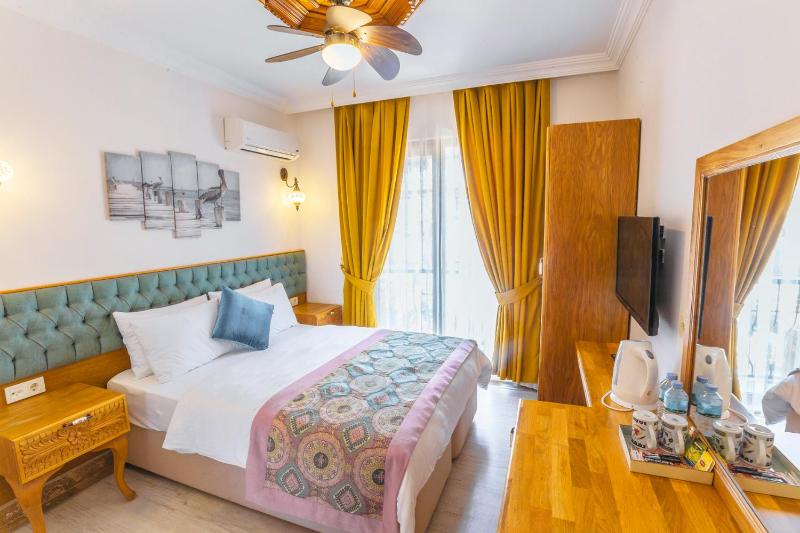 Deluxe Double or Twin Room with Mountain View image 3