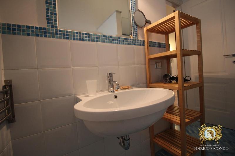 Double Room with Balcony image 4