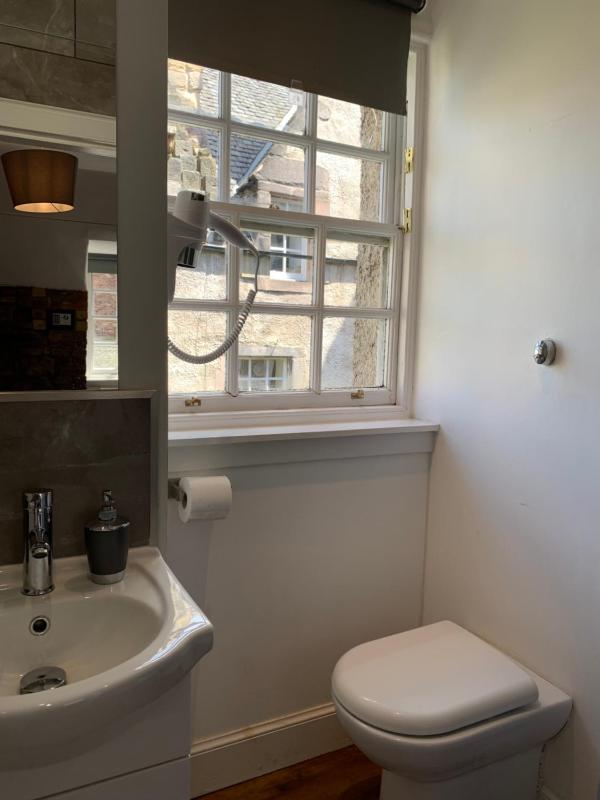 Deluxe Double Room - Kirkhill image 4