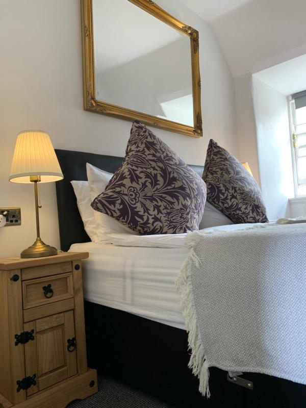 Deluxe Double Room - Kirkhill image 3