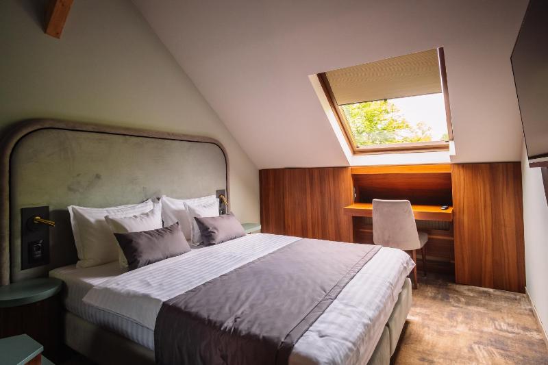 Standard Double or Twin Room image 2