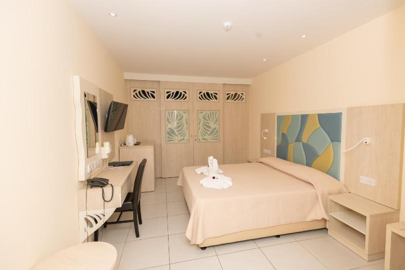 Tofinis Hotel - image 9
