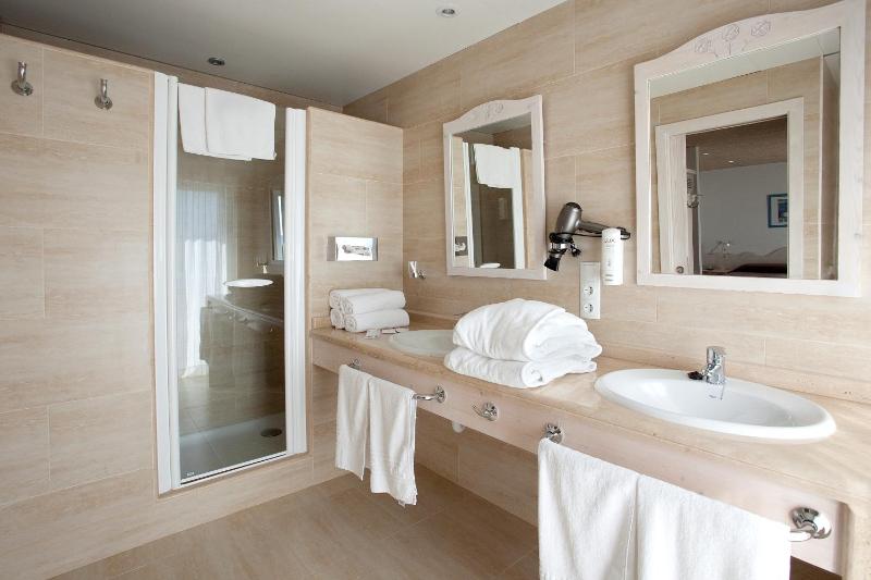 Suite exterior image 2