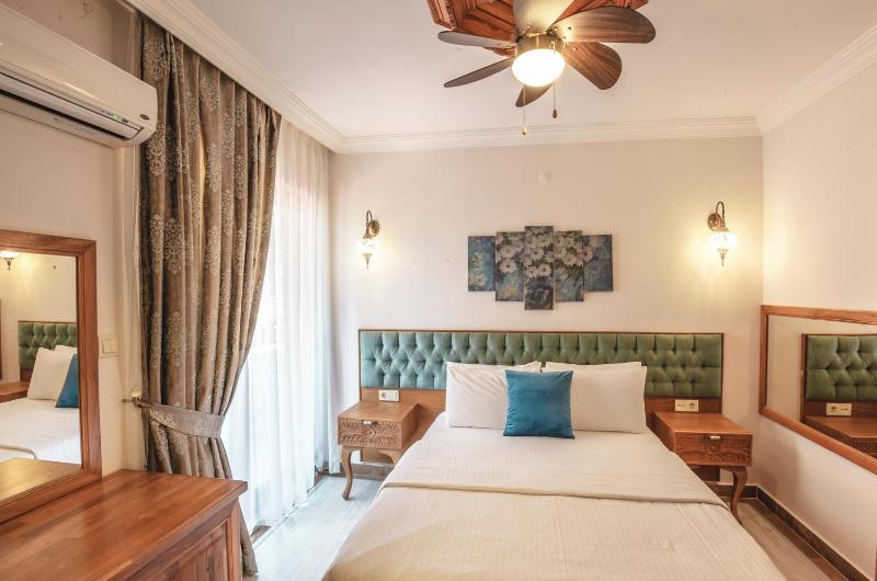Deluxe Double or Twin Room with Mountain View image 2