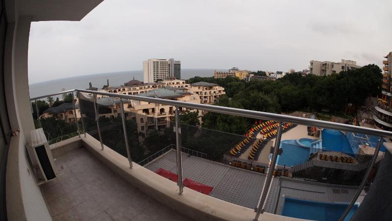 Studio Apartment with Sea View image 1