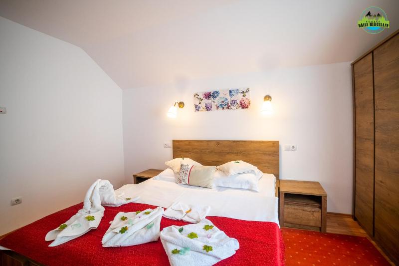 Double Room image 4