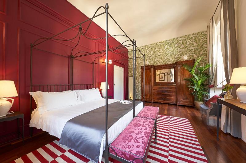 Superior Double Room image 3