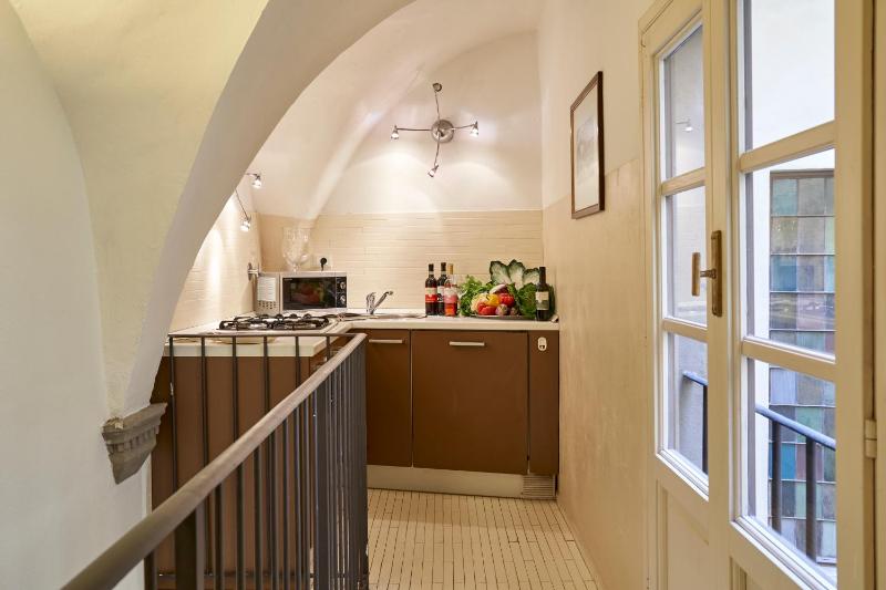 Deluxe One Bedroom Apartment image 3