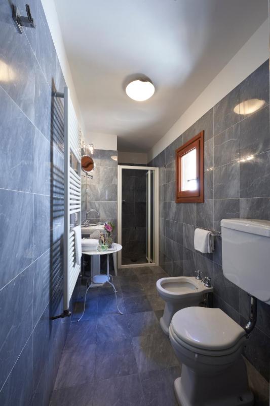 Superior Double Room image 4