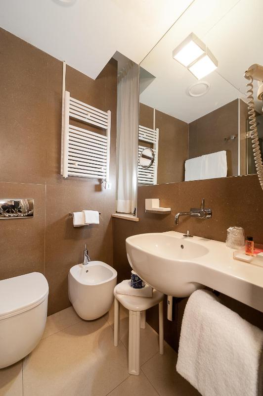 Superior Double Room image 2