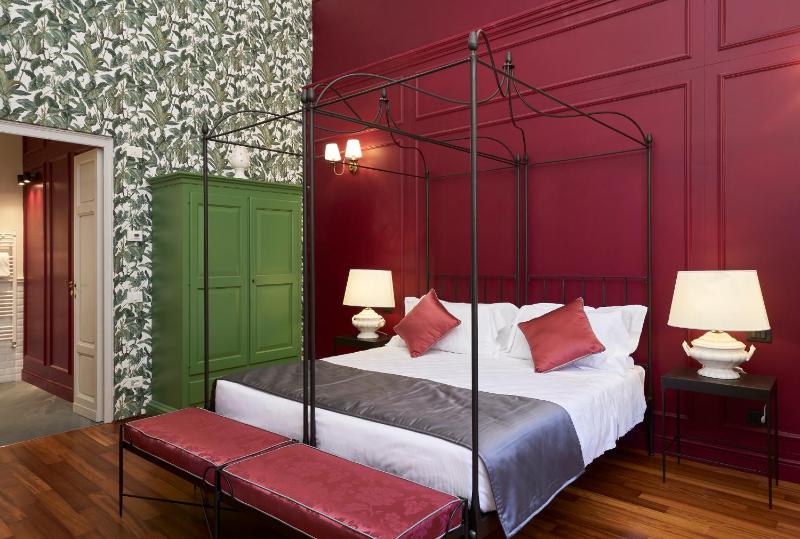 Double Room image 4