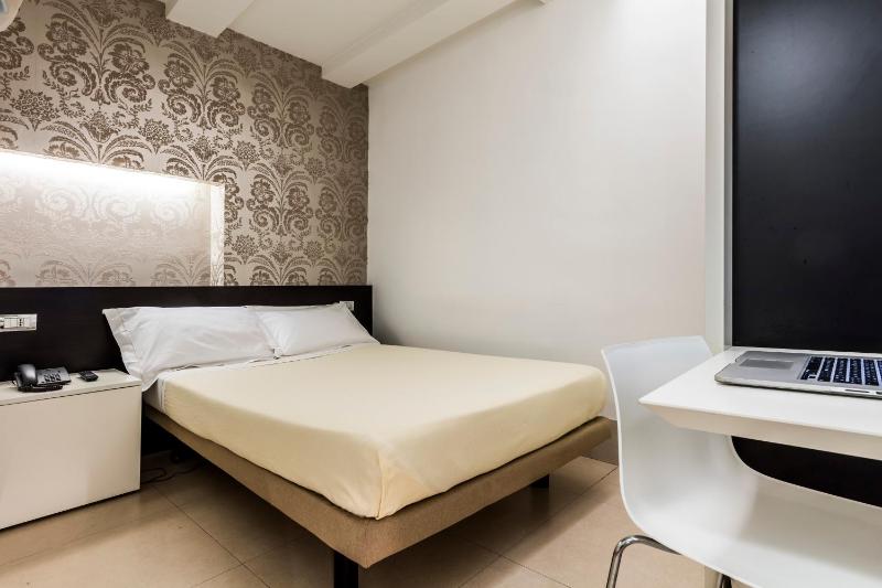 Savoy Hotel - image 37