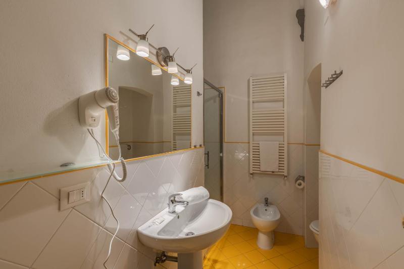 Double Room with Private External Bathroom image 2
