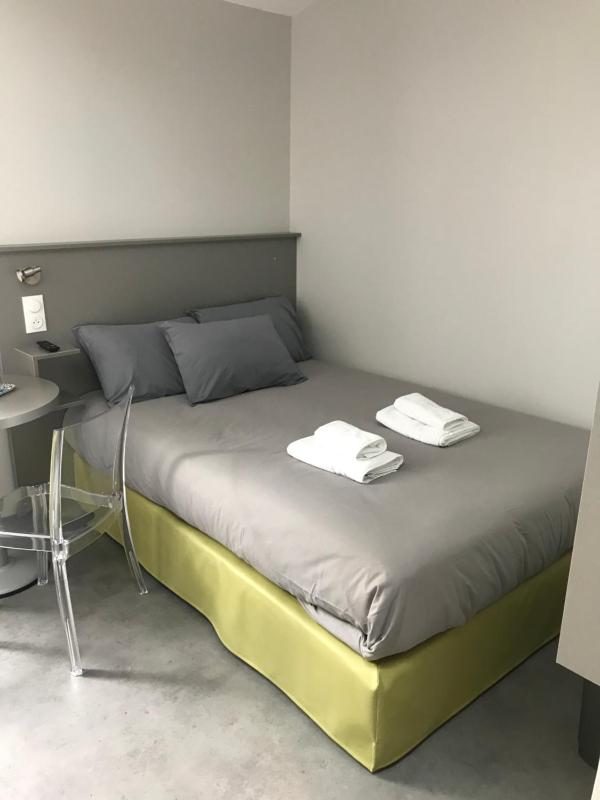 Double Room image 1