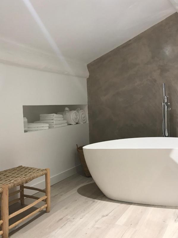Superior Double Room with Private Bathroom image 3