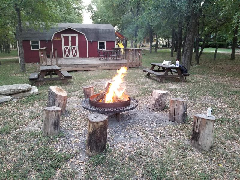 Almond Cabin - image 10