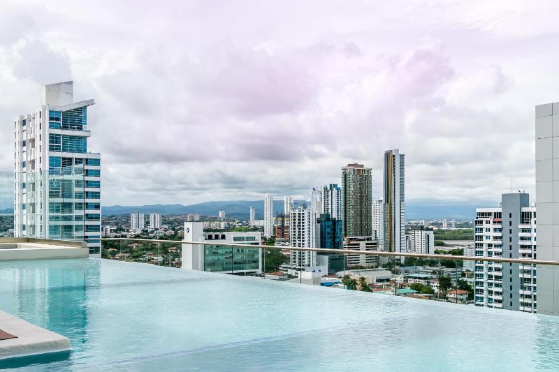 Breathtaking Apartment City Center - PH Quartier Atlapa - image 7