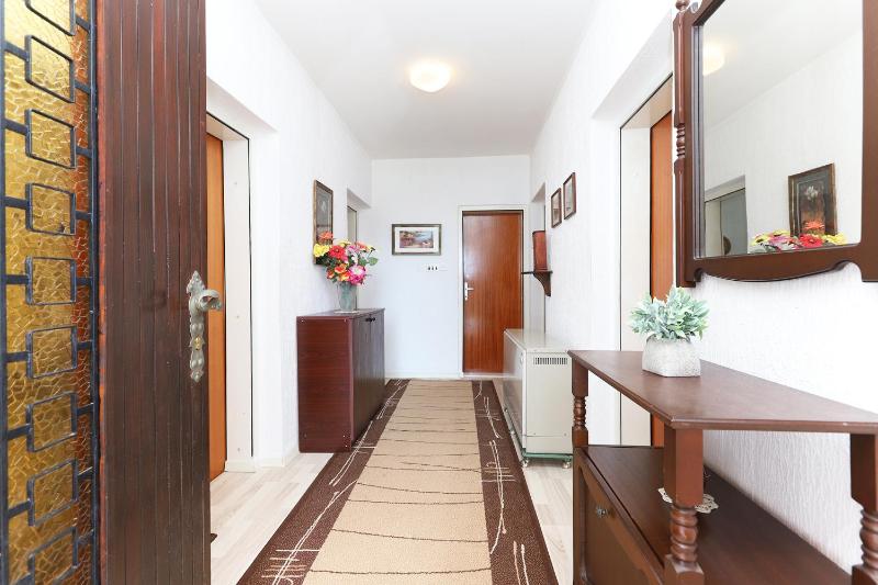 Apartment image 3