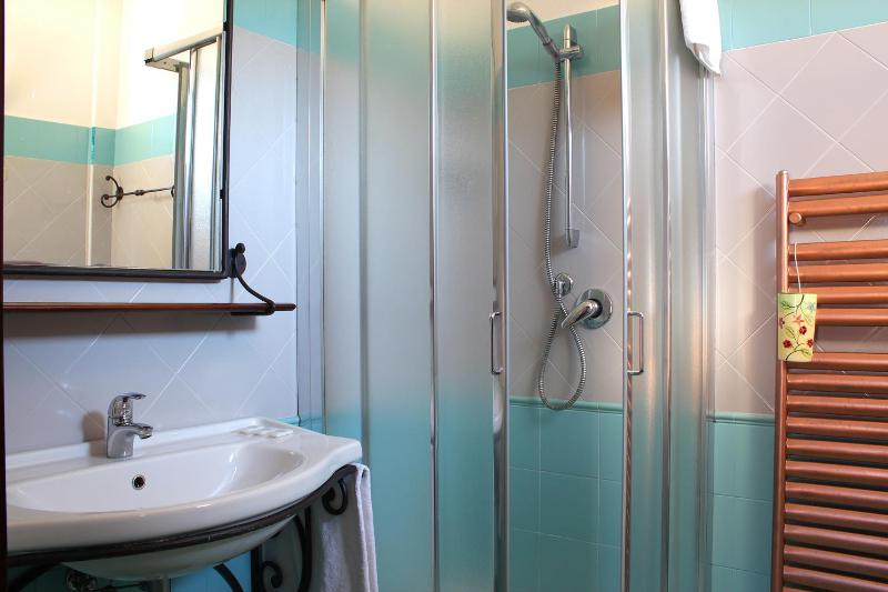 Superior Triple Room image 3