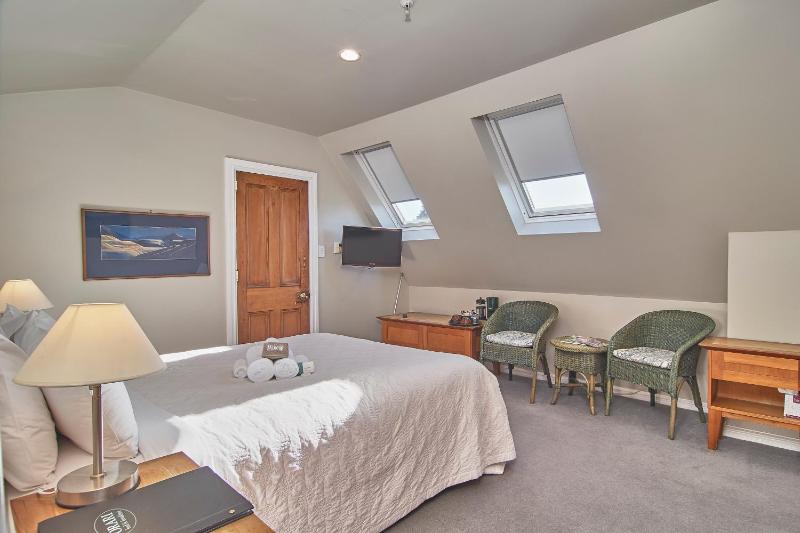 Double or Twin Room image 2