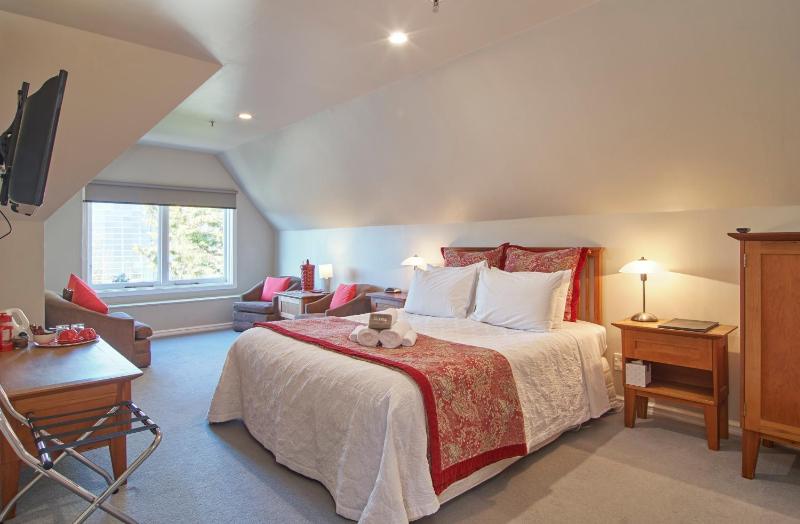 Orari Boutique Hotel - image 3
