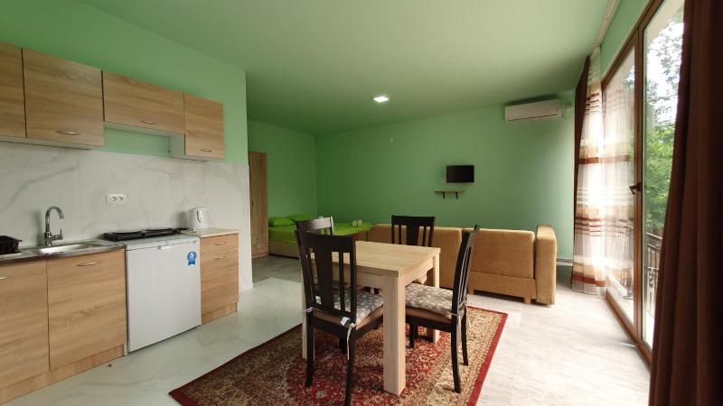 Studio Apartment image 2