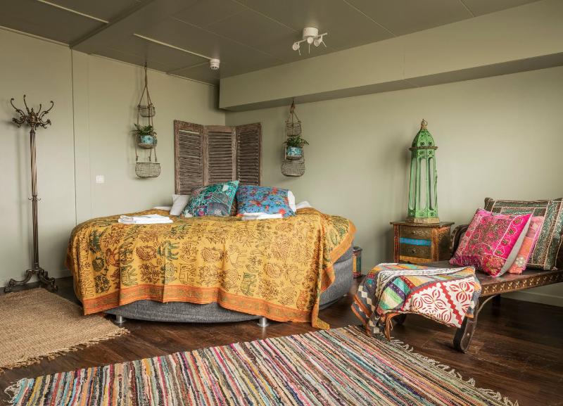 Double Room with Sea View image 4