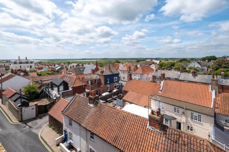 Stoney Beach - Aldeburgh Coastal Cottages - image 24