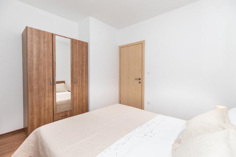 Apartments Kreso - image 11