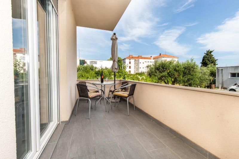 Apartment with Garden View image 3