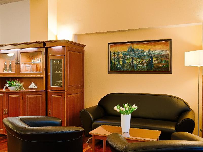 Cloister Inn Hotel - image 10