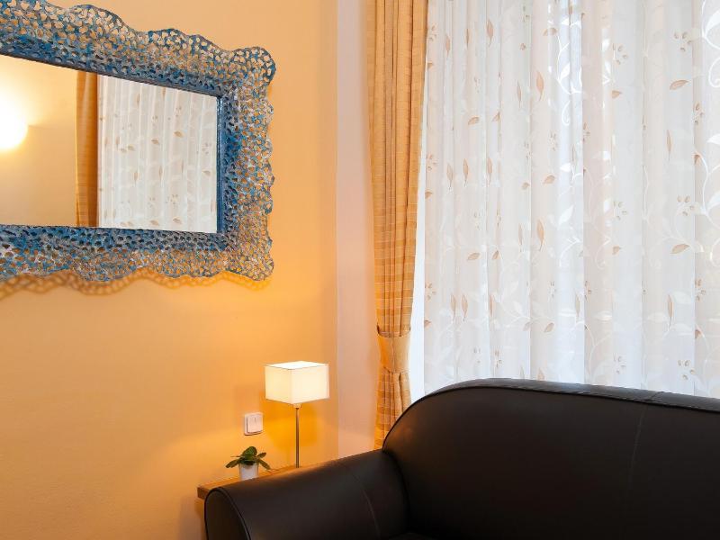 Cloister Inn Hotel - image 4